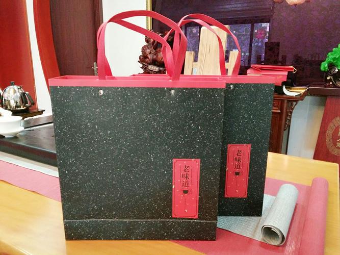 一叶天下礼,一茗百味生.新年茶叶礼盒火热定制中